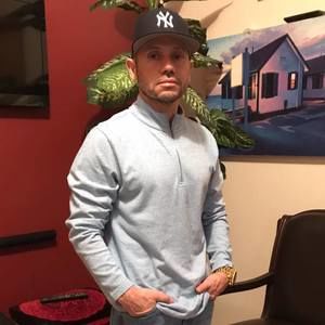 Meet your Posher, Santos